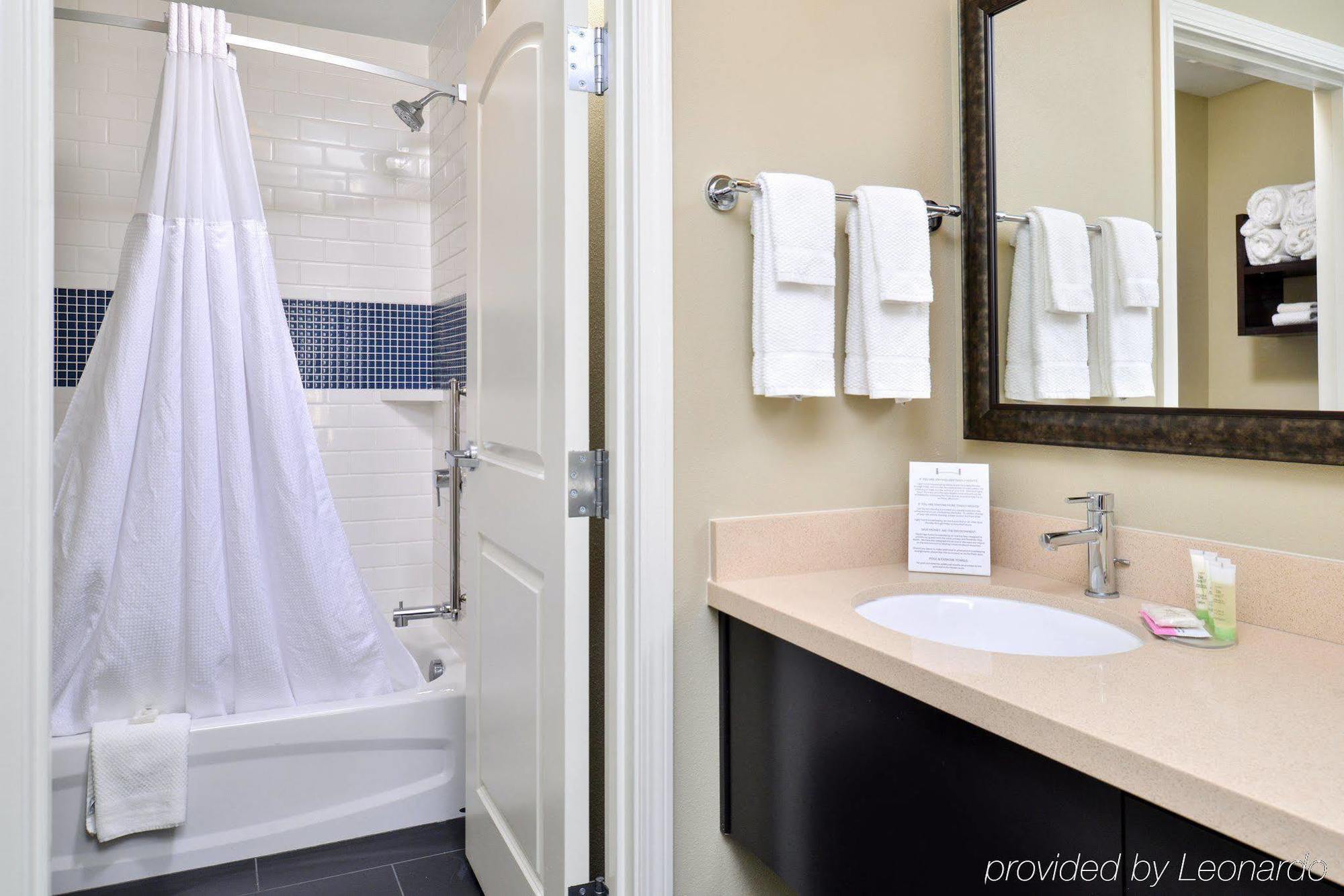 Staybridge Suites Rochester By Ihg Buitenkant foto